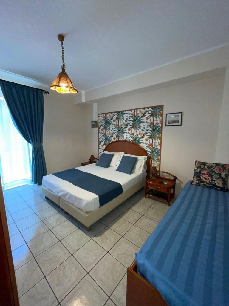Casa Famiani Bed & Breakfast Letojanni Exterior photo